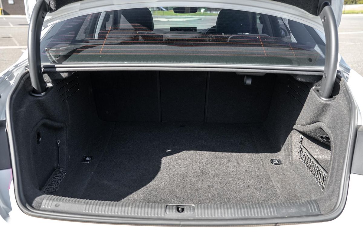 2021 Audi A4 35 TFSI S line B9