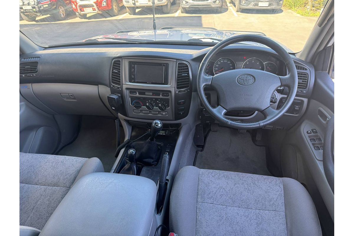 2003 Toyota Landcruiser GXL HDJ100R