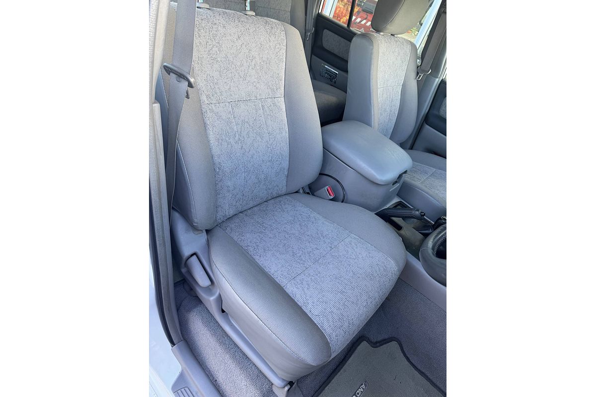 2003 Toyota Landcruiser GXL HDJ100R