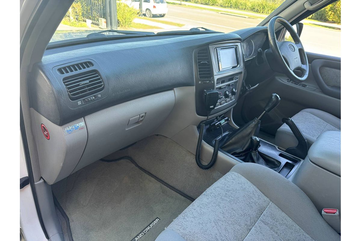 2003 Toyota Landcruiser GXL HDJ100R