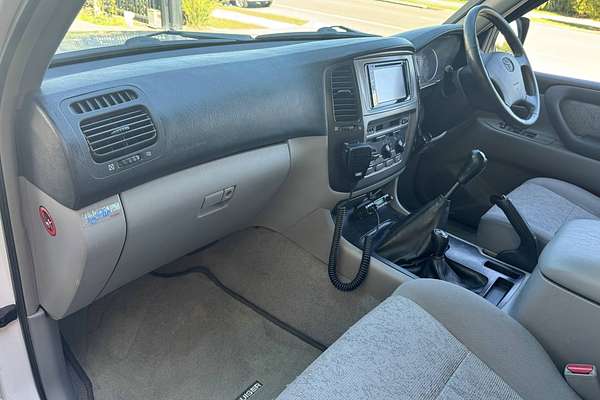 2003 Toyota Landcruiser GXL HDJ100R