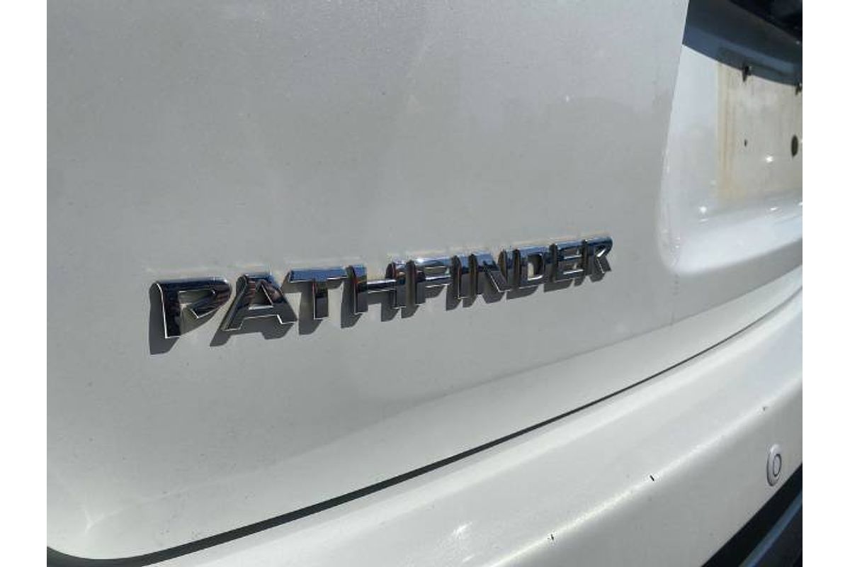 2014 Nissan Pathfinder Ti R52