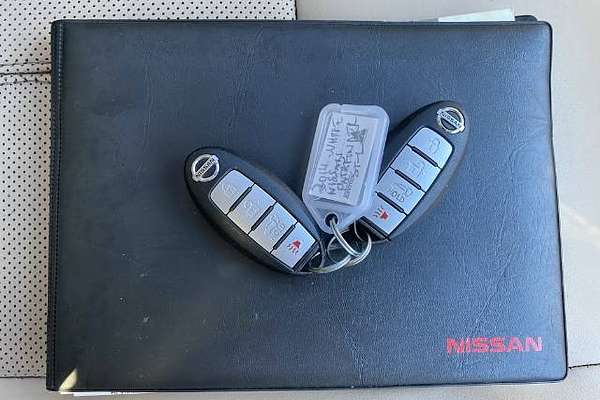 2014 Nissan Pathfinder Ti R52