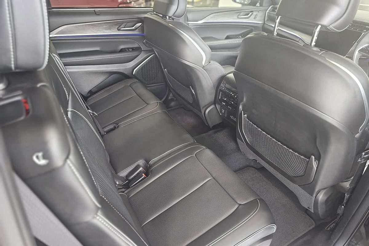 2023 Jeep Grand Cherokee Overland WL