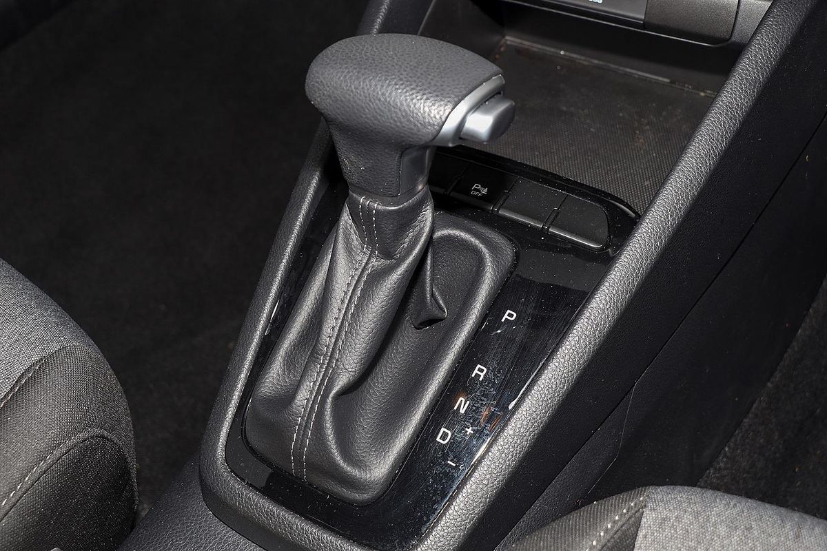 2023 Kia Stonic S YB