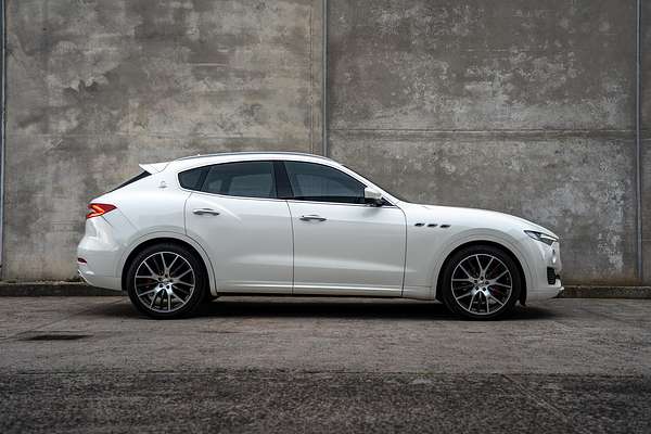 2017 Maserati Levante Sport M161