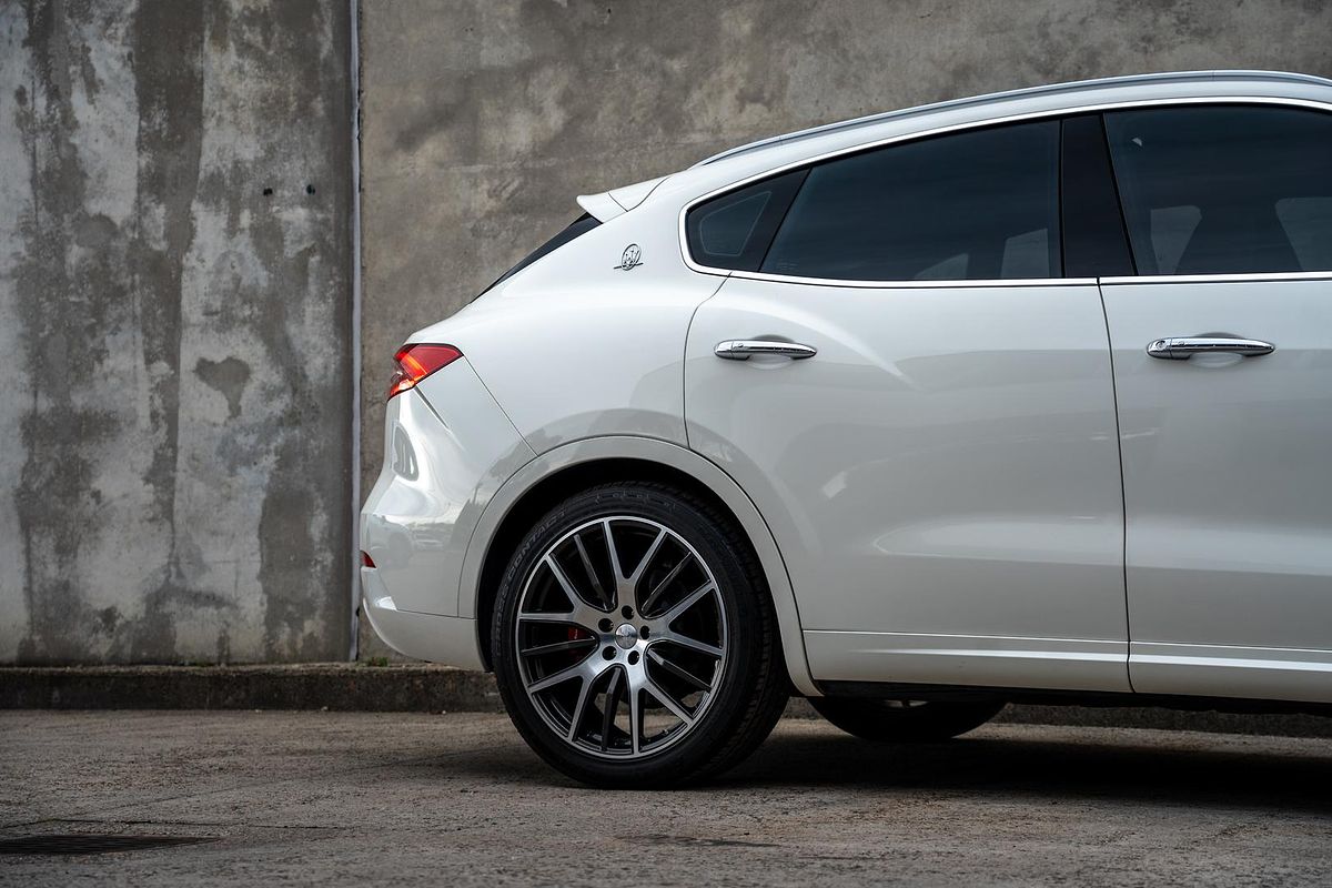 2017 Maserati Levante Sport M161