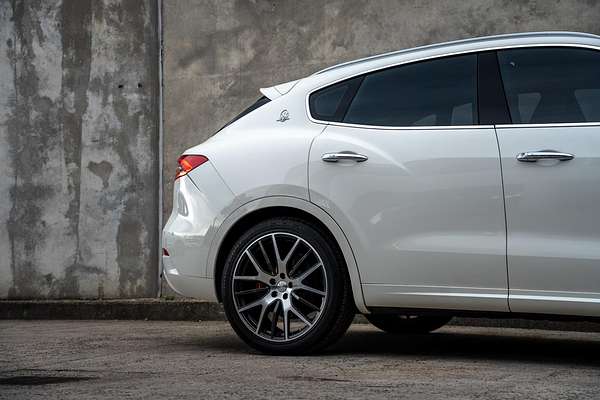 2017 Maserati Levante Sport M161