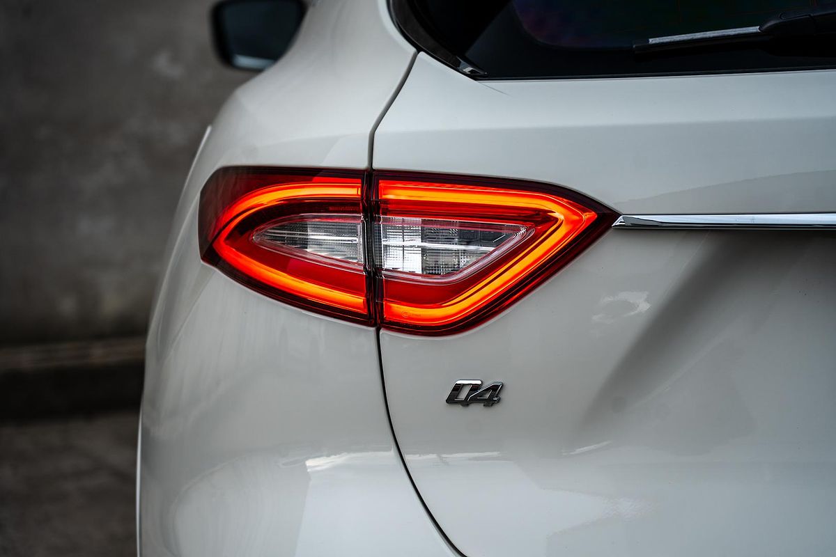 2017 Maserati Levante Sport M161
