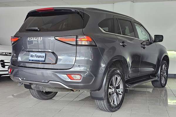2023 Isuzu MU-X LS-T