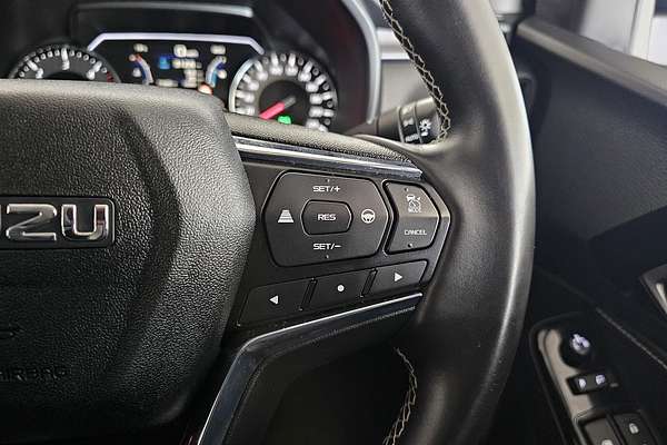 2023 Isuzu MU-X LS-T