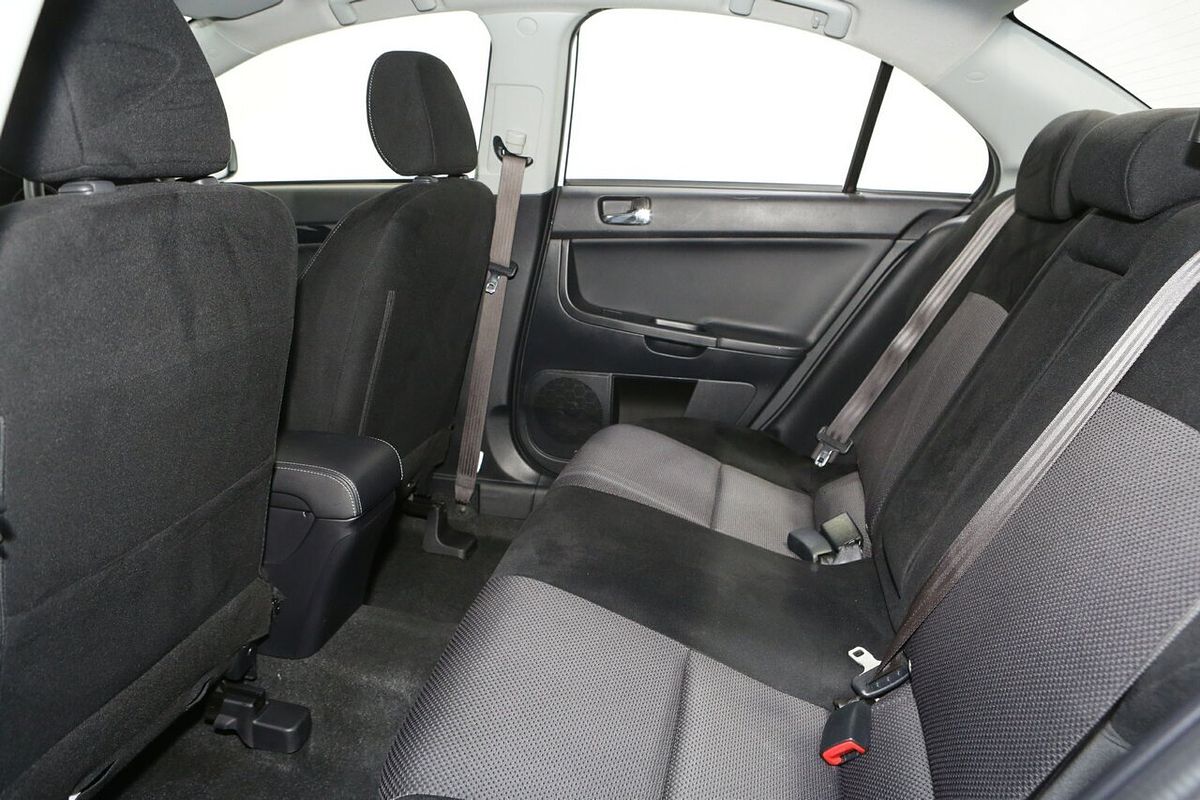 2017 Mitsubishi Lancer ES Sport CF