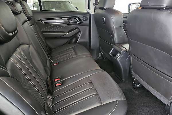2023 Isuzu MU-X LS-T