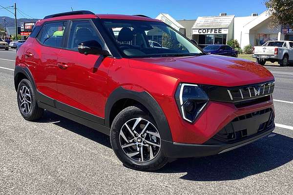 2025 Mahindra XUV3XO AX5L