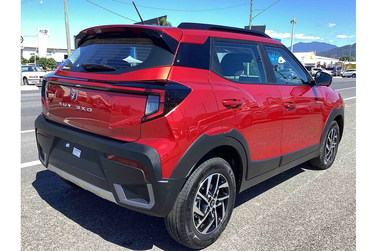 2025 Mahindra XUV3XO AX5L