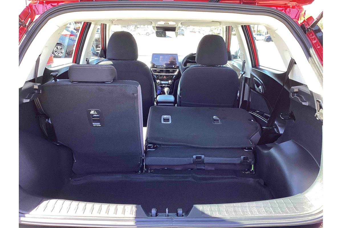 2025 Mahindra XUV3XO AX5L