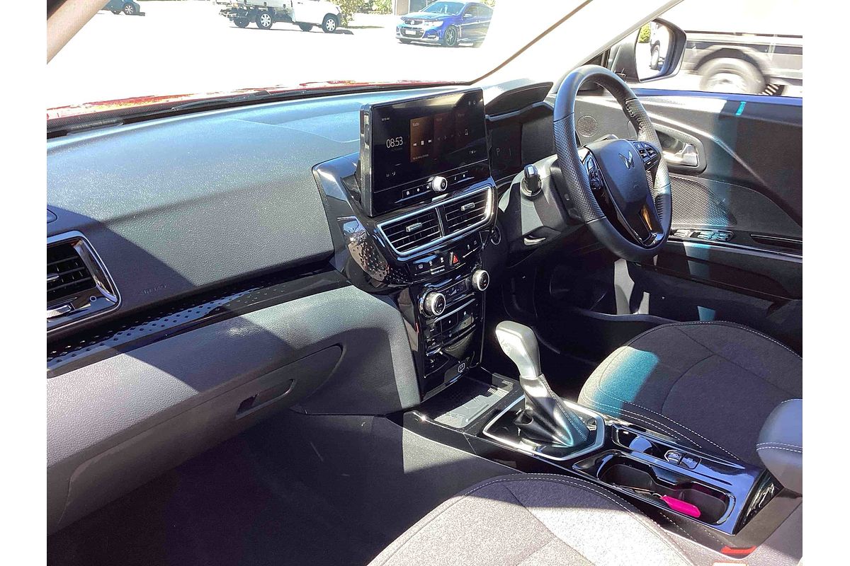 2025 Mahindra XUV3XO AX5L
