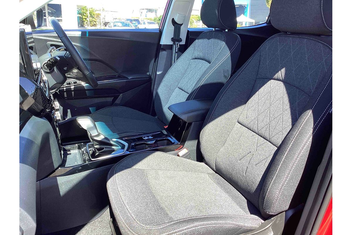2025 Mahindra XUV3XO AX5L