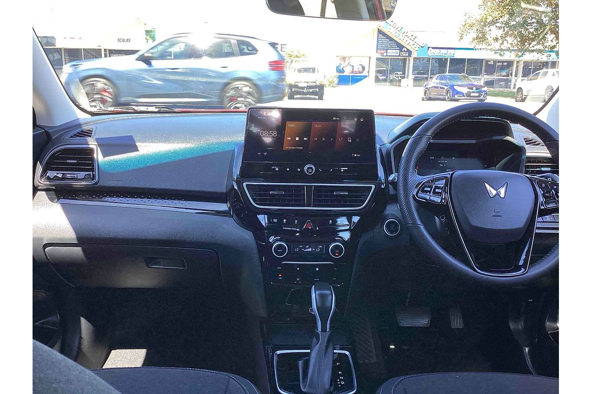 2025 Mahindra XUV3XO AX5L