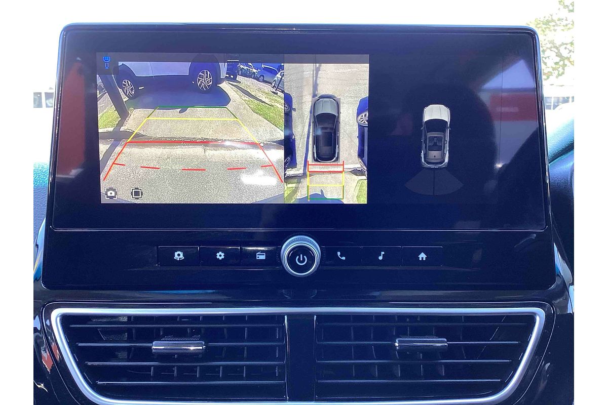 2025 Mahindra XUV3XO AX5L