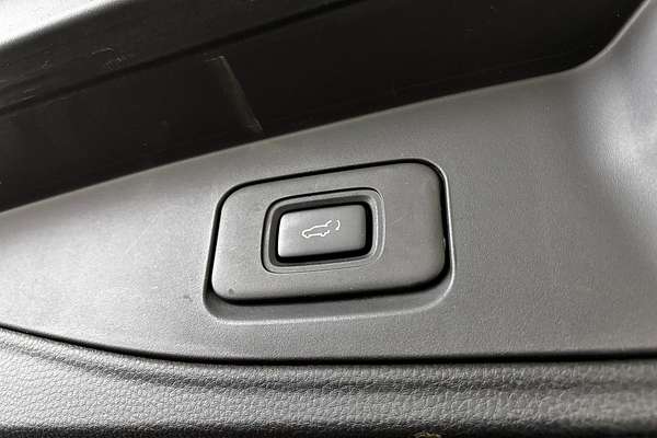 2023 Isuzu MU-X LS-U
