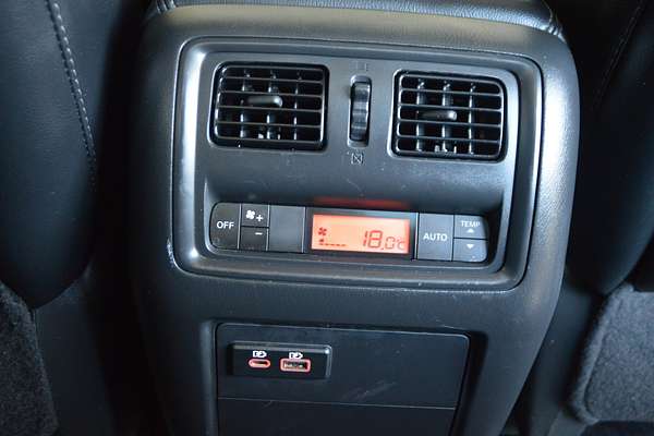 2019 Nissan Pathfinder ST-L R52 Series III