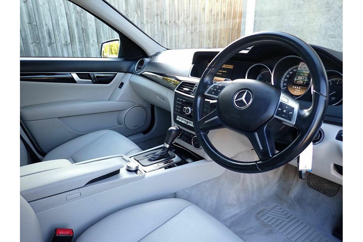 2011 Mercedes-Benz 200 BE W204 MY11