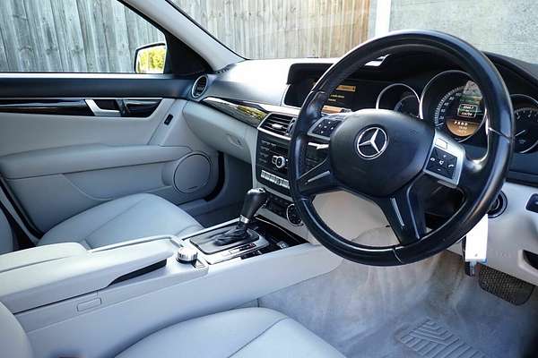 2011 Mercedes-Benz 200 BE W204 MY11