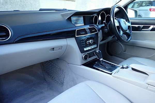 2011 Mercedes-Benz 200 BE W204 MY11