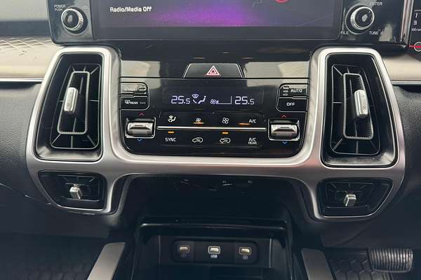 2022 Kia Sorento Sport MQ4