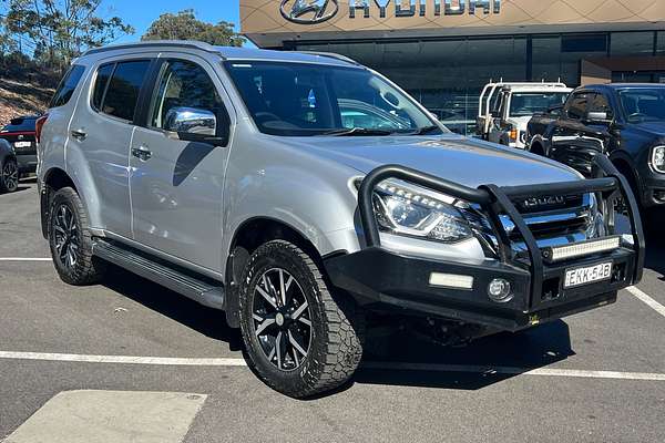 2020 Isuzu MU-X LS-T