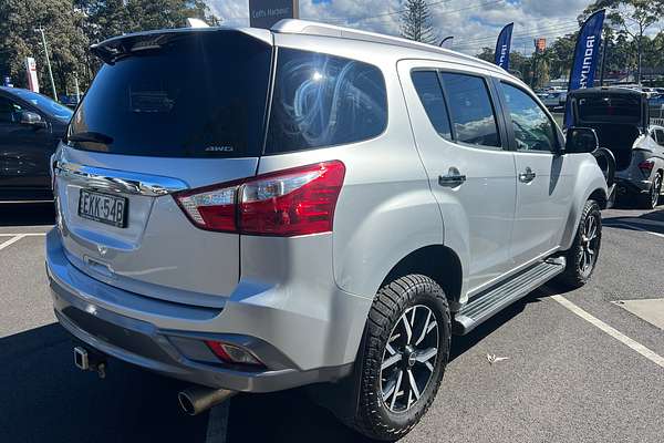 2020 Isuzu MU-X LS-T