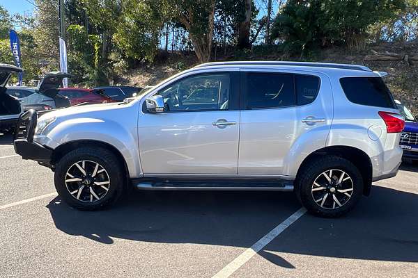 2020 Isuzu MU-X LS-T