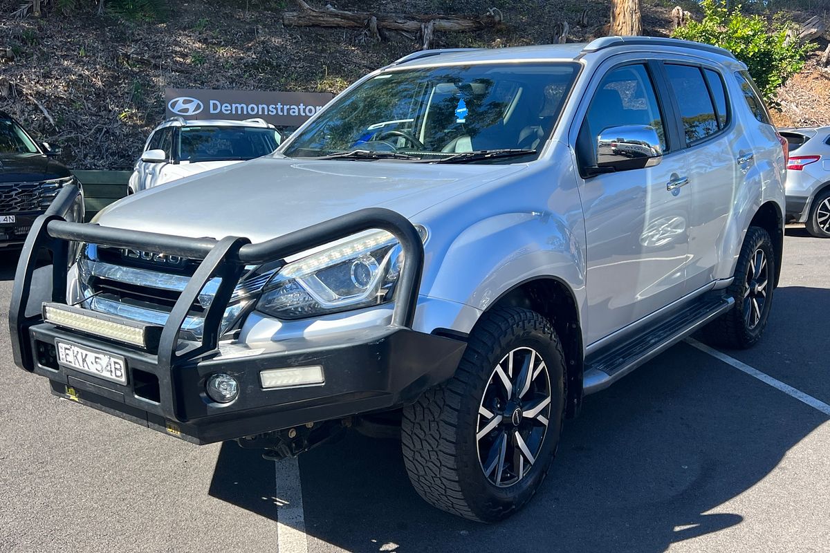 2020 Isuzu MU-X LS-T
