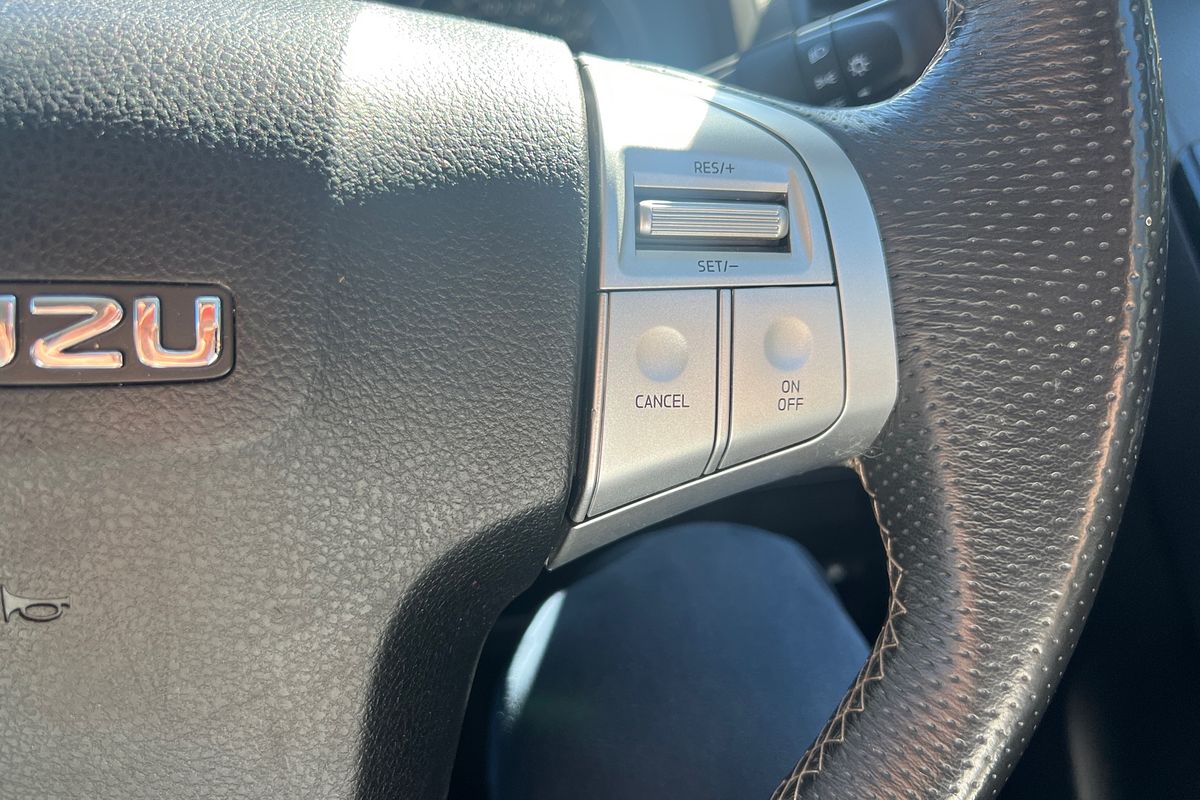 2020 Isuzu MU-X LS-T