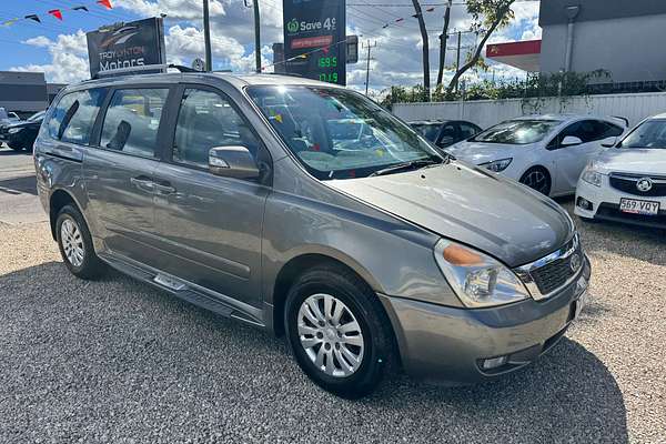 2010 Kia Carnival S VQ