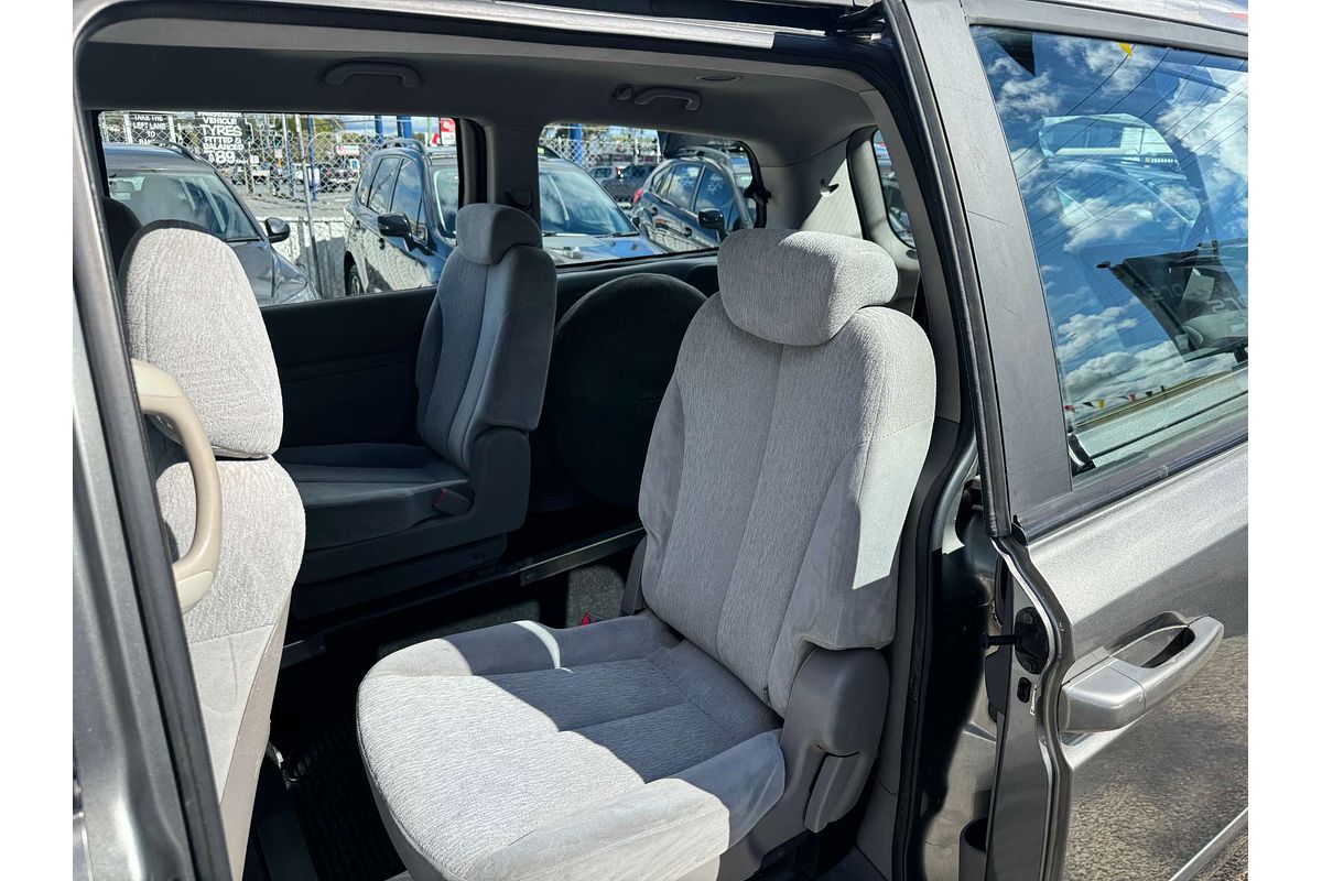2010 Kia Carnival S VQ