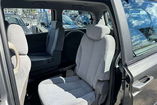 2010 Kia Carnival S VQ
