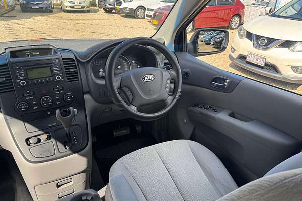 2010 Kia Carnival S VQ