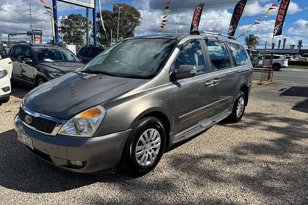 2010 Kia Carnival S VQ