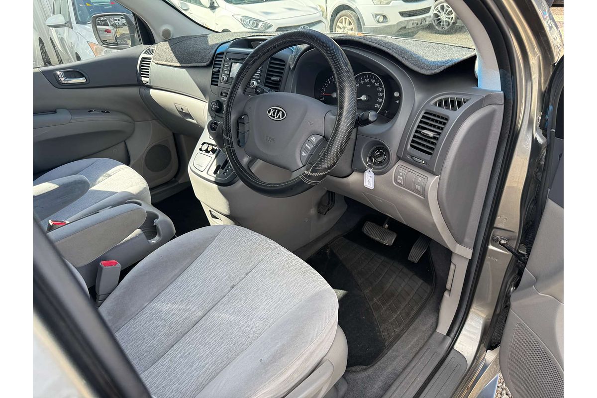 2010 Kia Carnival S VQ