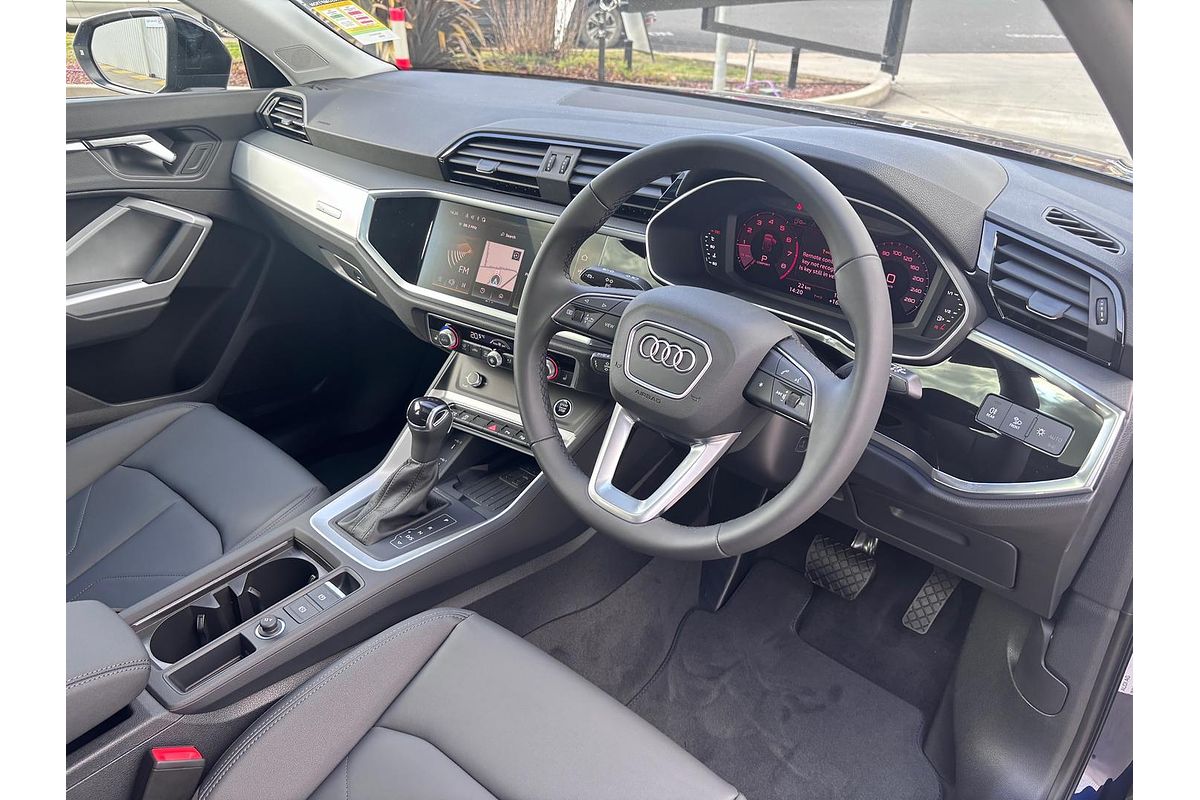 2025 Audi Q3 35 TFSI S line edition F3