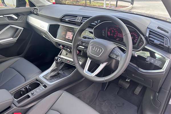 2025 Audi Q3 35 TFSI S line edition F3
