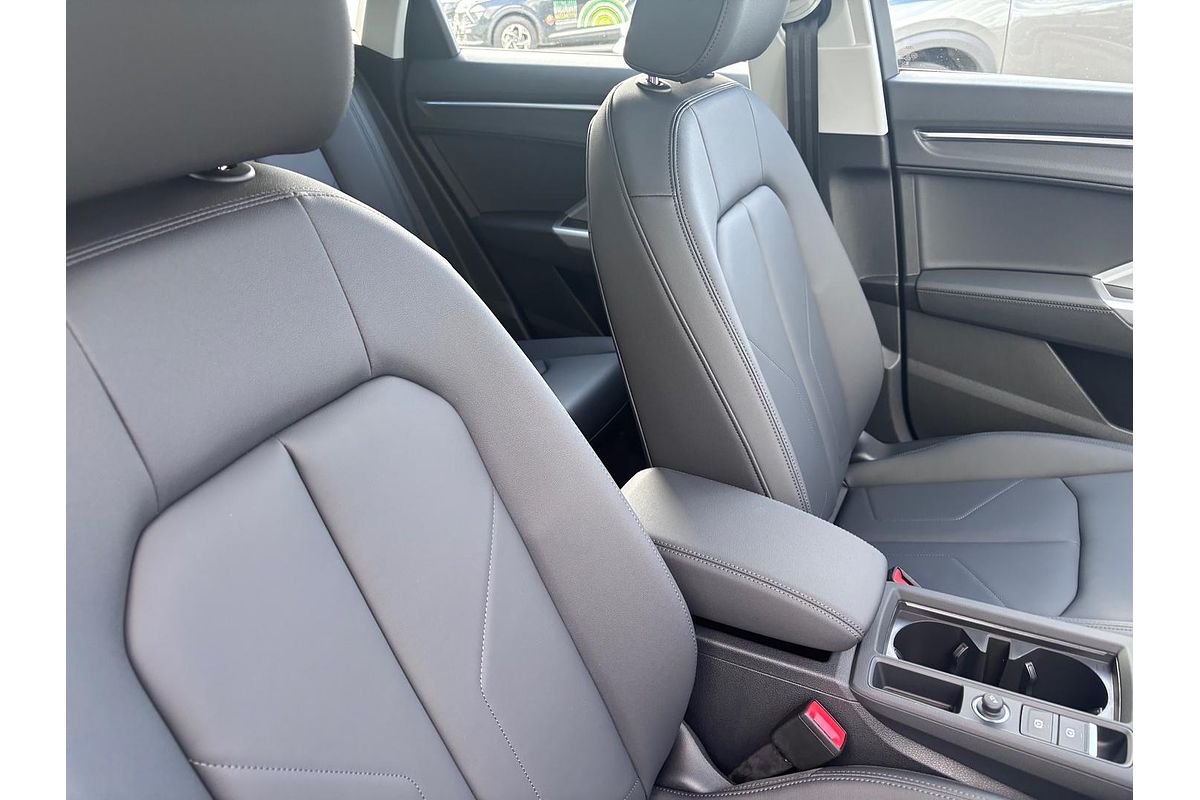 2025 Audi Q3 35 TFSI S line edition F3