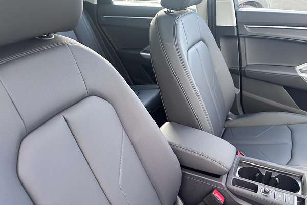 2025 Audi Q3 35 TFSI S line edition F3