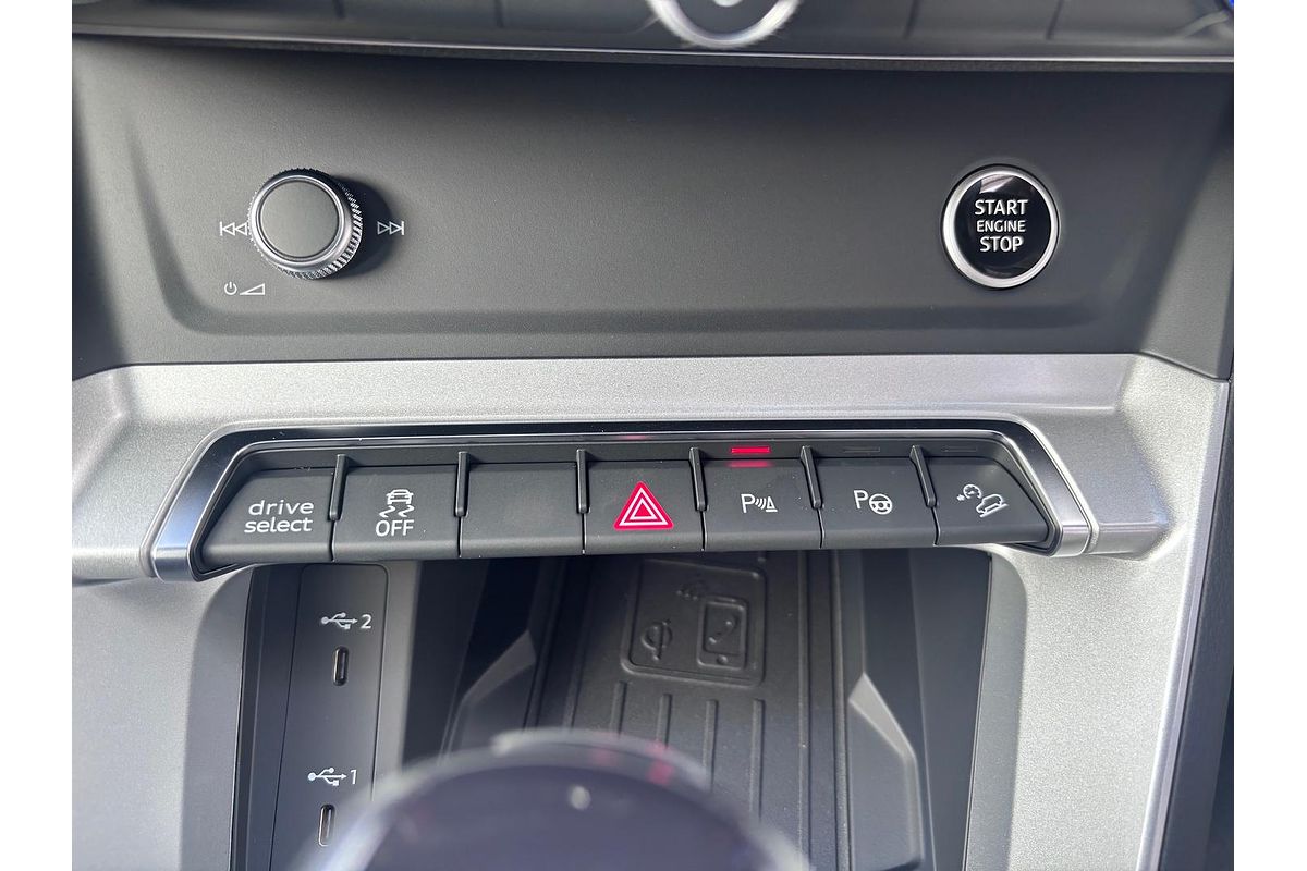 2025 Audi Q3 35 TFSI S line edition F3