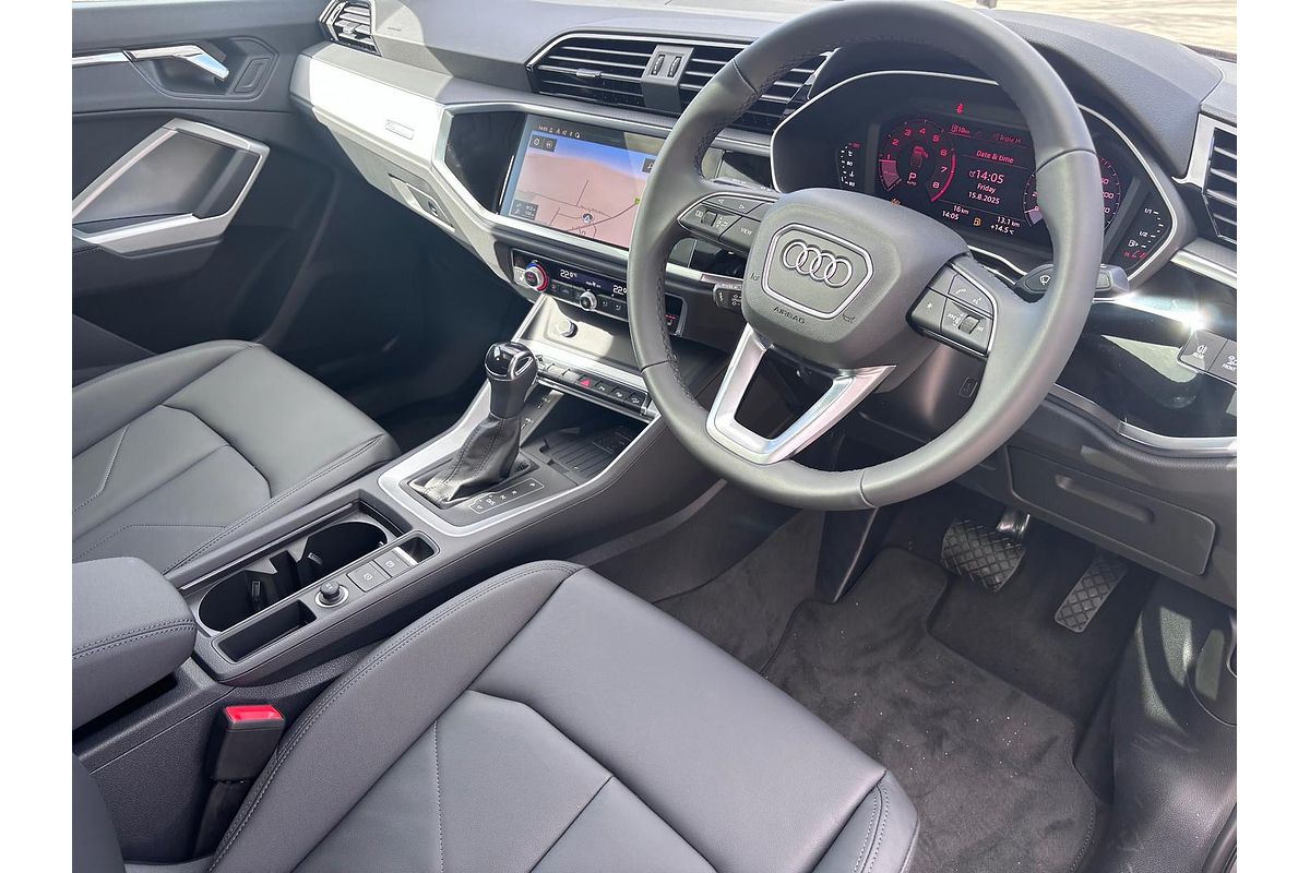 2025 Audi Q3 35 TFSI S line edition F3