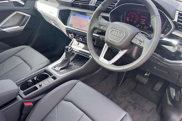 2025 Audi Q3 35 TFSI S line edition F3