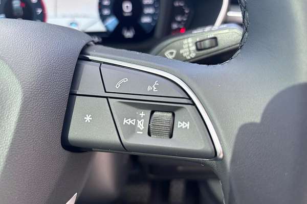 2025 Audi Q3 35 TFSI S line edition F3