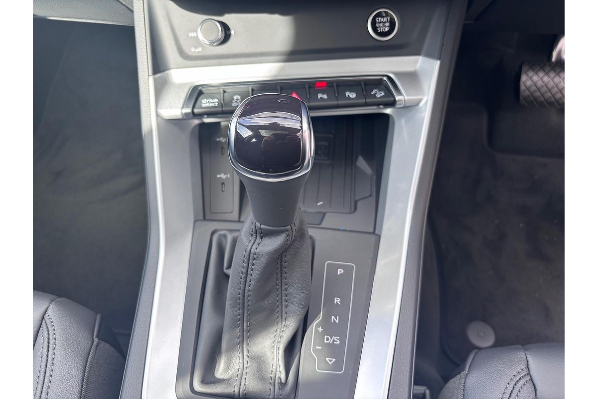 2025 Audi Q3 35 TFSI S line edition F3